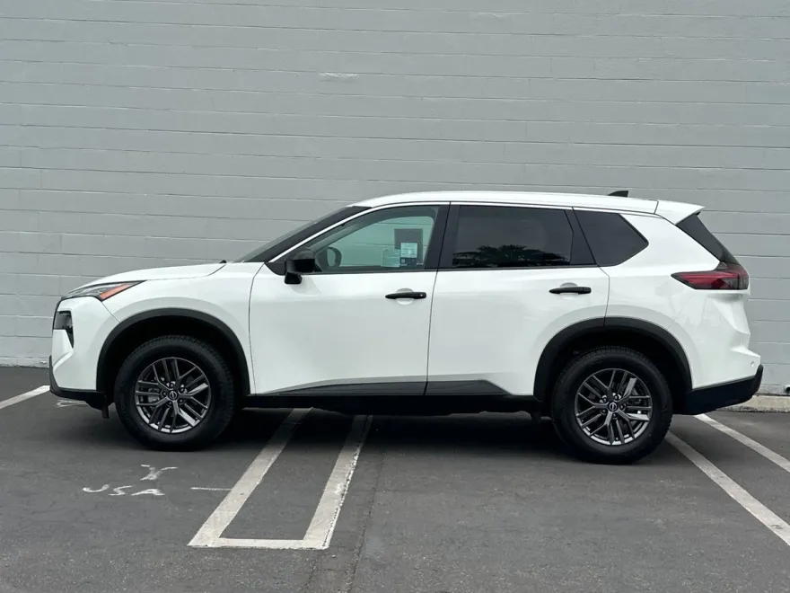 2024 Nissan Rogue S photo 1