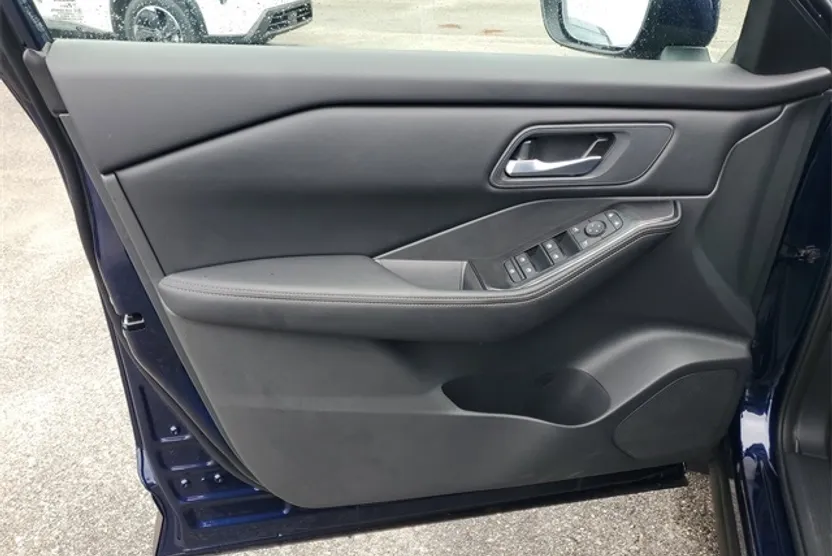 2026 Nissan Rogue SV photo 1