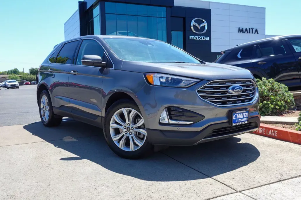 2024 Ford Edge Titanium photo 1