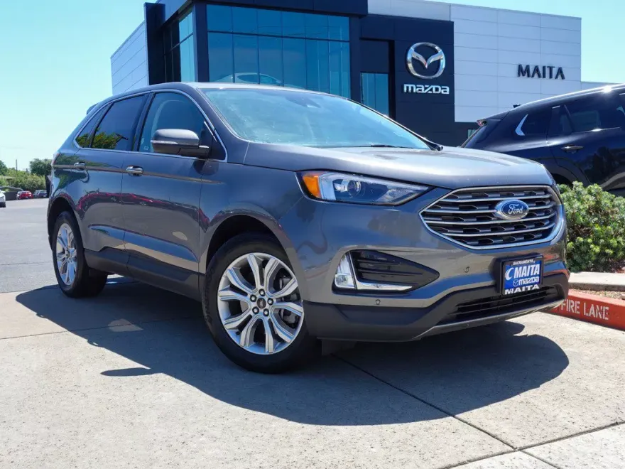 2024 Ford Edge Titanium photo 1