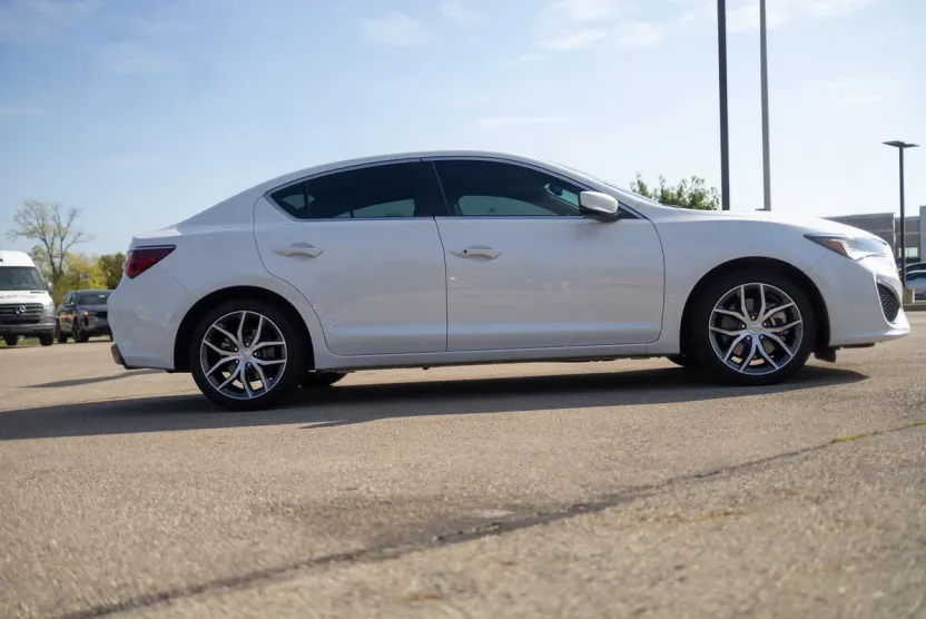 2021 Acura ILX Premium photo 1
