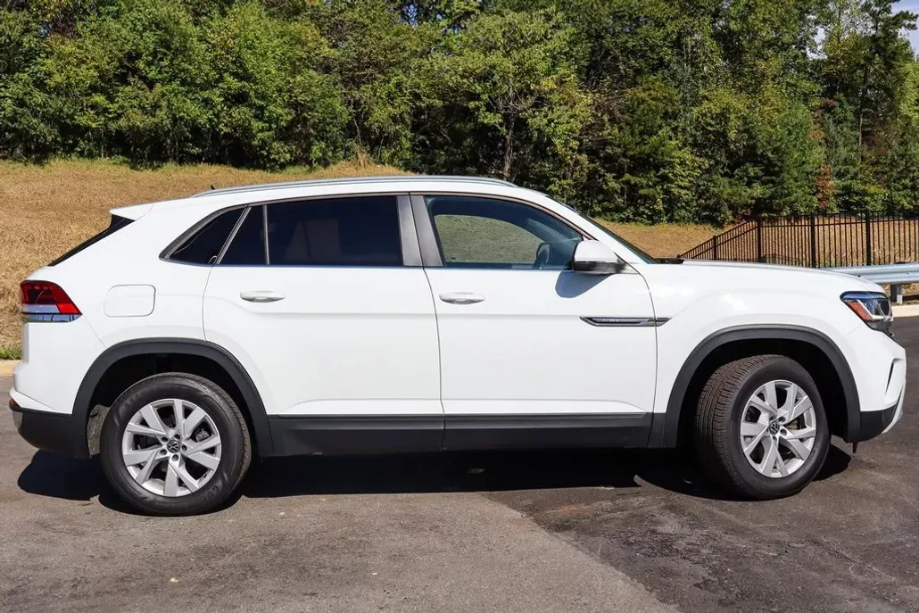 2020 Volkswagen Atlas Cross Sport photo 1
