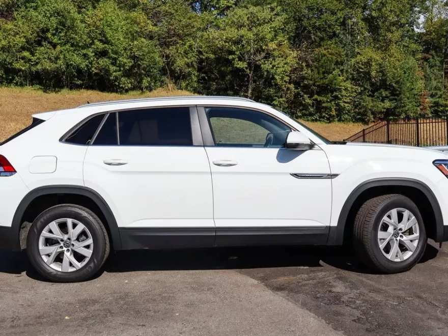 2020 Volkswagen Atlas Cross Sport photo 1