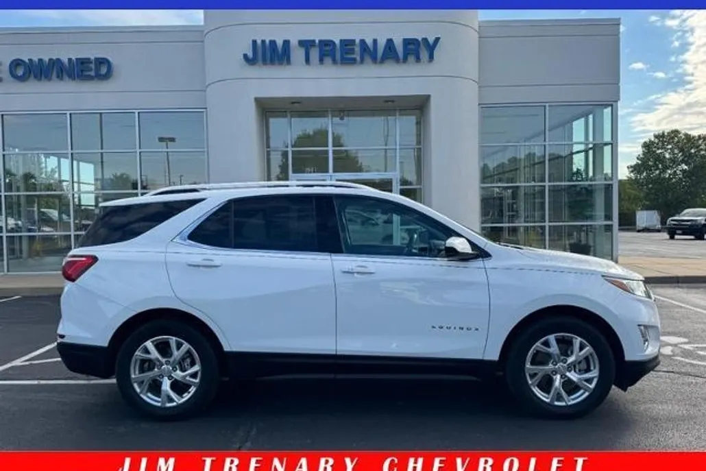 2020 Chevrolet Equinox LT photo 1