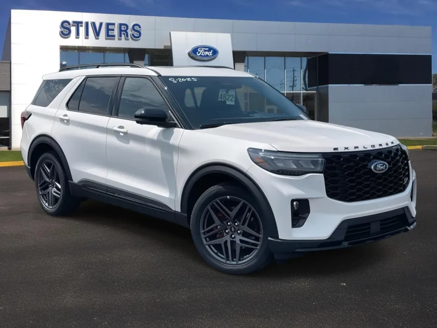 2025 Ford Explorer ST photo 1