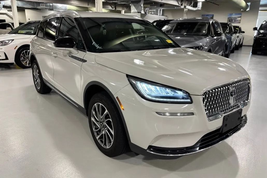 2022 Lincoln Corsair Standard photo 1
