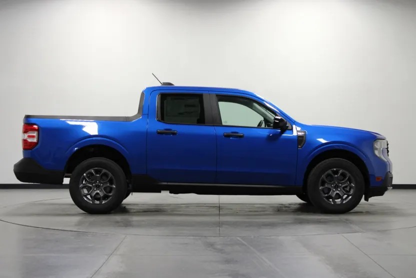 2025 Ford Maverick XLT photo 1