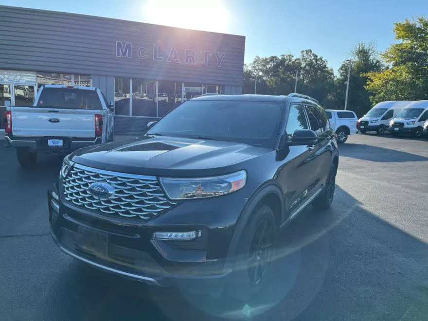 2020 Ford Explorer Platinum photo 1