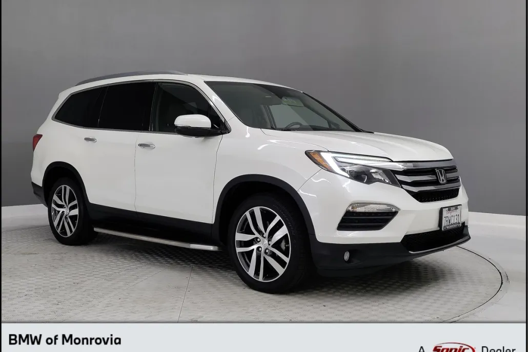 2016 Honda Pilot Elite photo 1