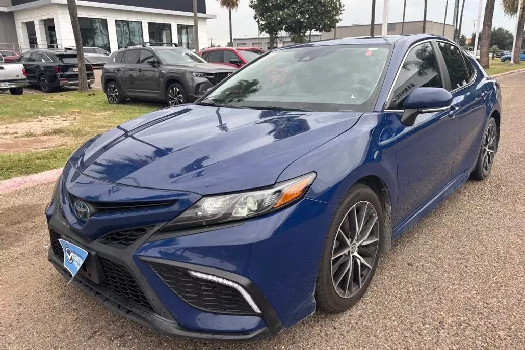 2023 Toyota Camry Hybrid SE photo 1
