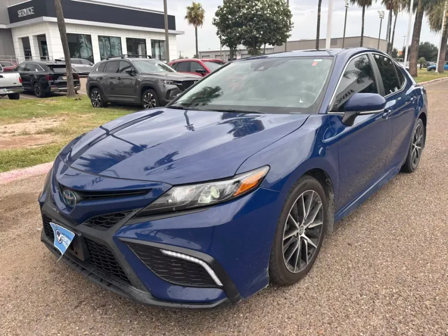 2023 Toyota Camry Hybrid SE photo 1