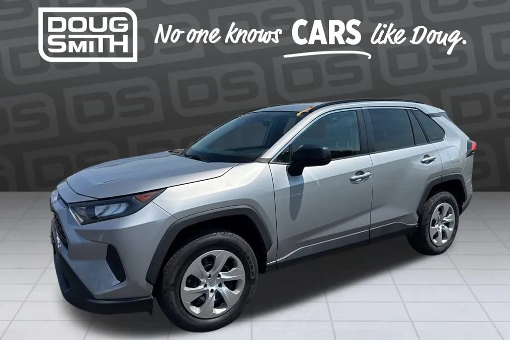 2021 Toyota RAV4 LE photo 1