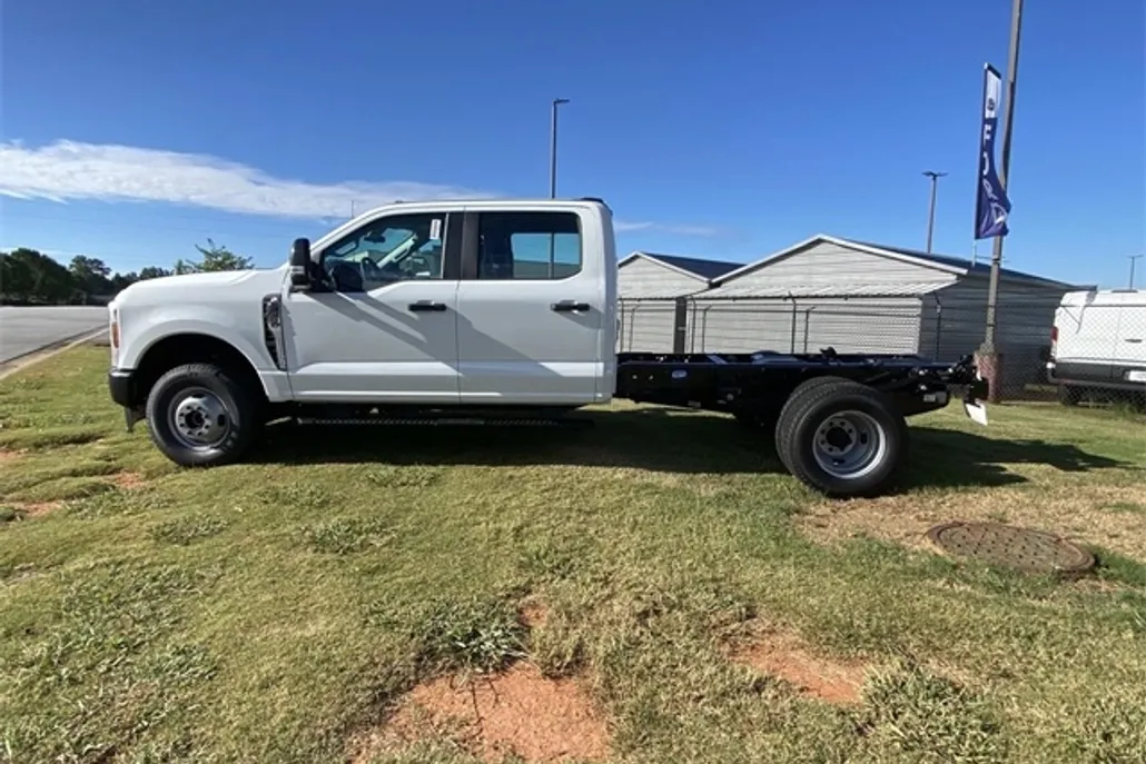 2026 Ford F-350 photo 1