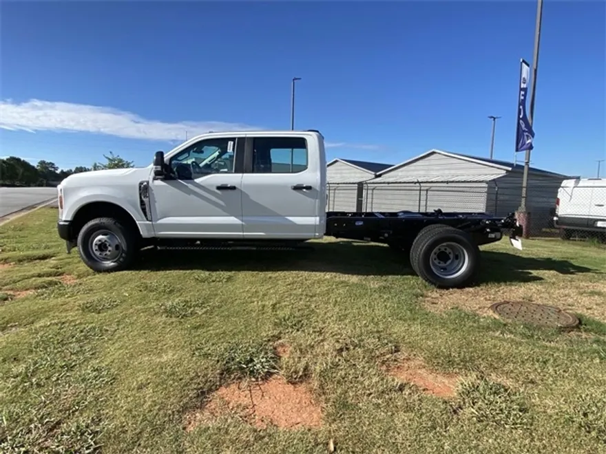 2026 Ford F-350 photo 1