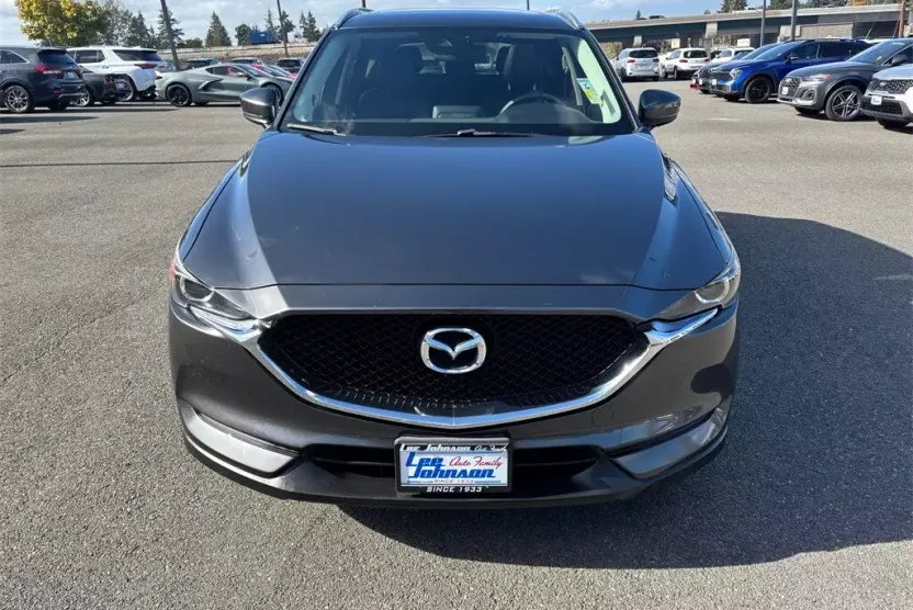 2017 Mazda CX-5 Touring photo 1
