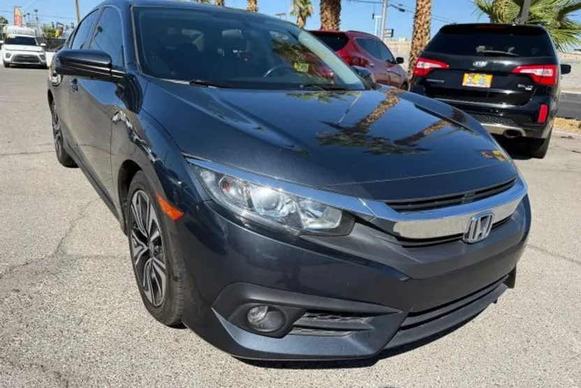 2018 Honda Civic EX-T photo 1