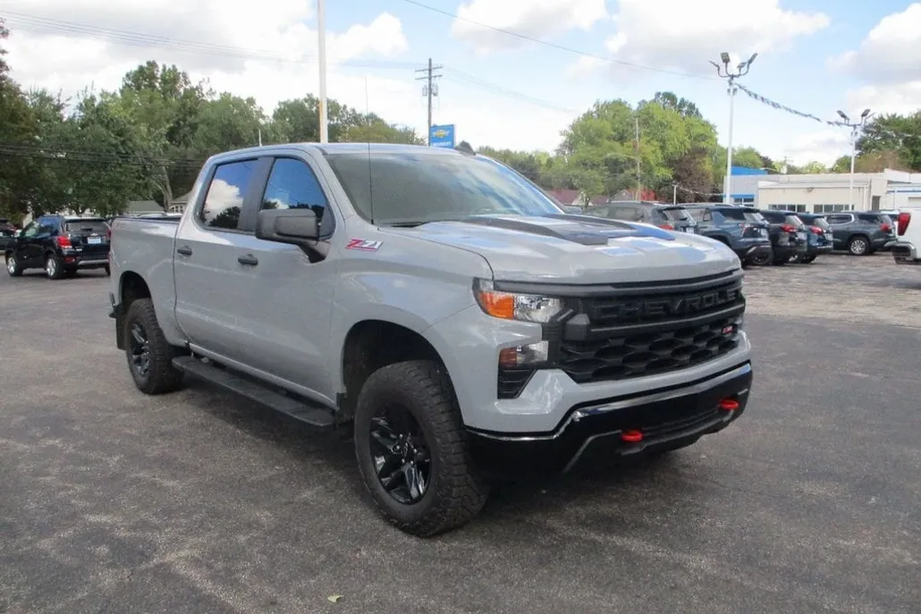 2024 Chevrolet Silverado 1500 Custom Trail Boss photo 1