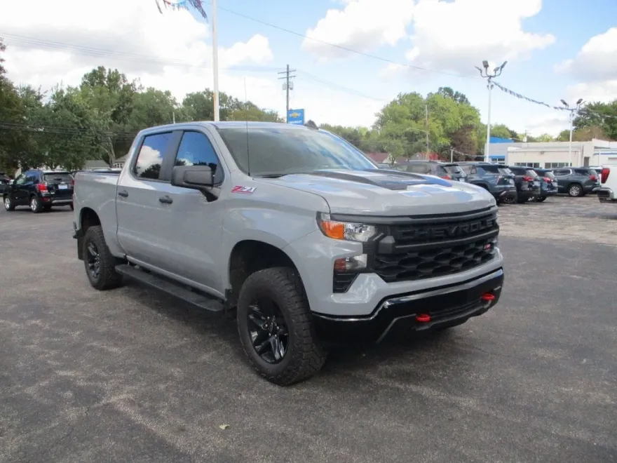 2024 Chevrolet Silverado 1500 Custom Trail Boss photo 1