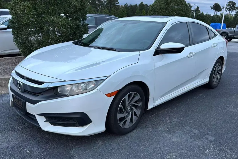 2017 Honda Civic EX photo 1