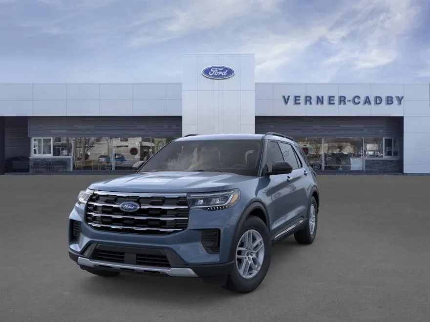 2025 Ford Explorer photo 1