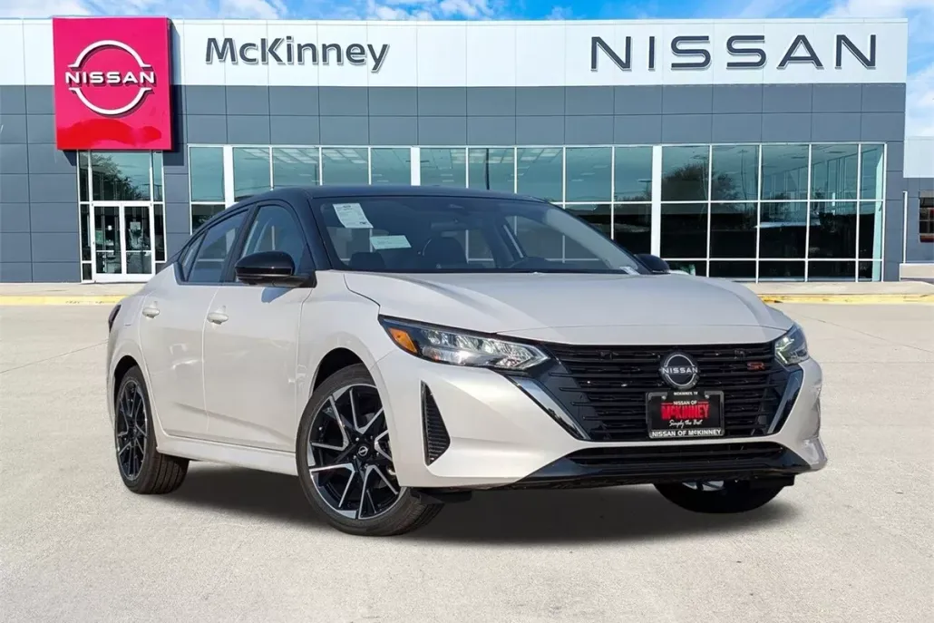 2025 Nissan Sentra SR photo 1