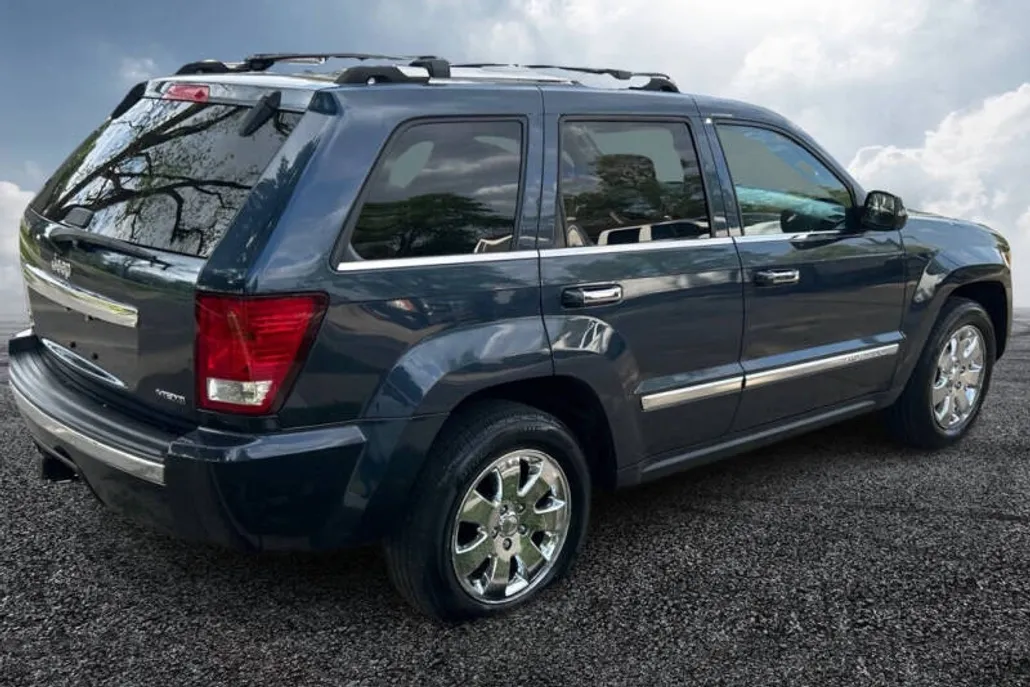 2010 Jeep Grand Cherokee Limited photo 1