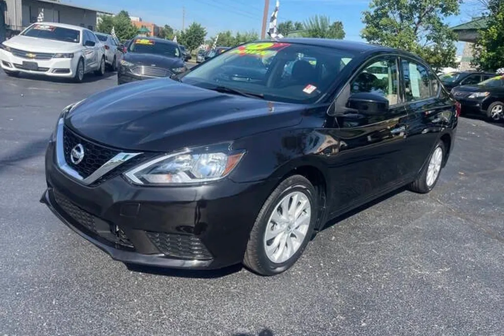 2019 Nissan Sentra SV photo 1