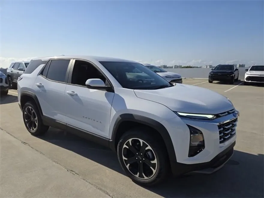 2025 Chevrolet Equinox LT photo 1