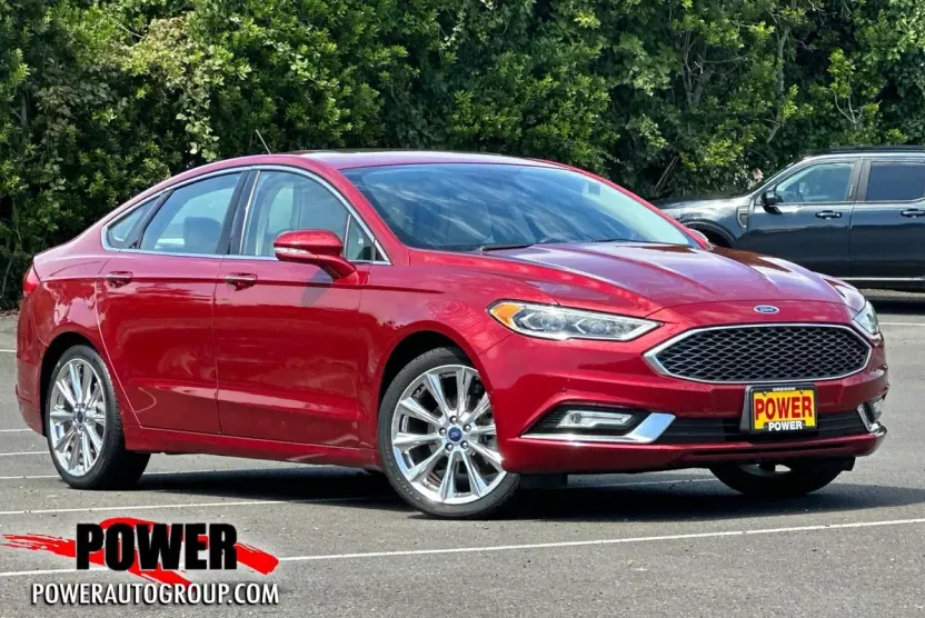 2017 Ford Fusion Platinum photo 1
