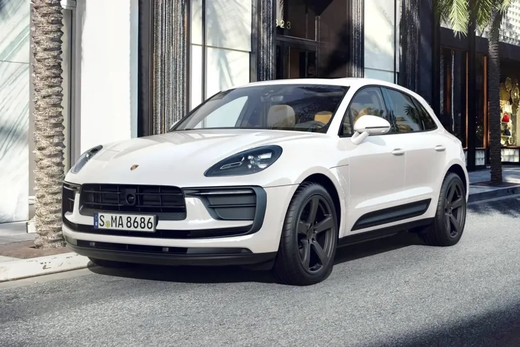 2025 Porsche Macan T photo 1