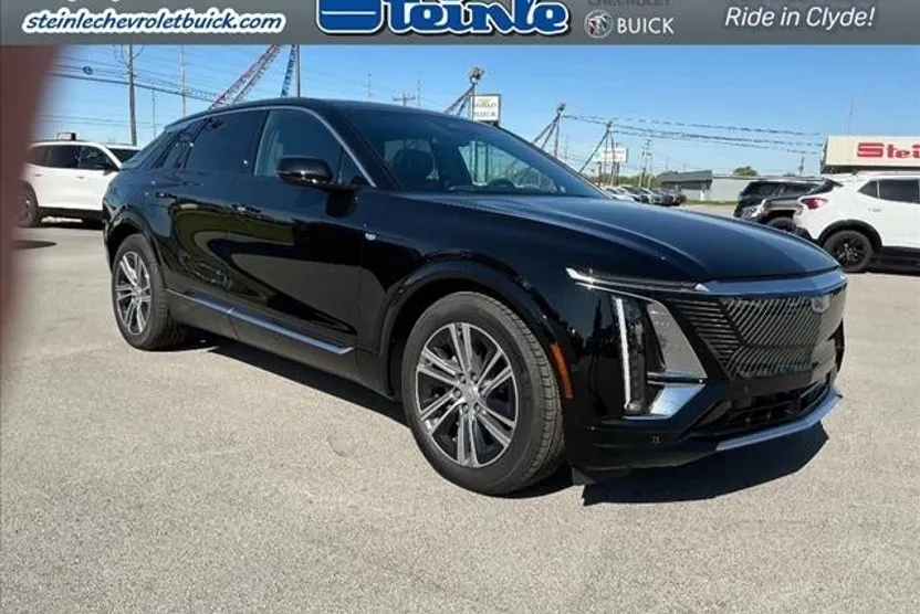 2024 Cadillac Lyriq Luxury photo 1