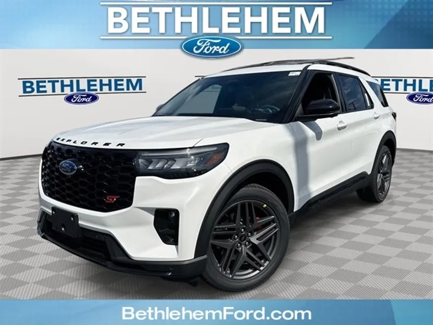 2025 Ford Explorer ST photo 1