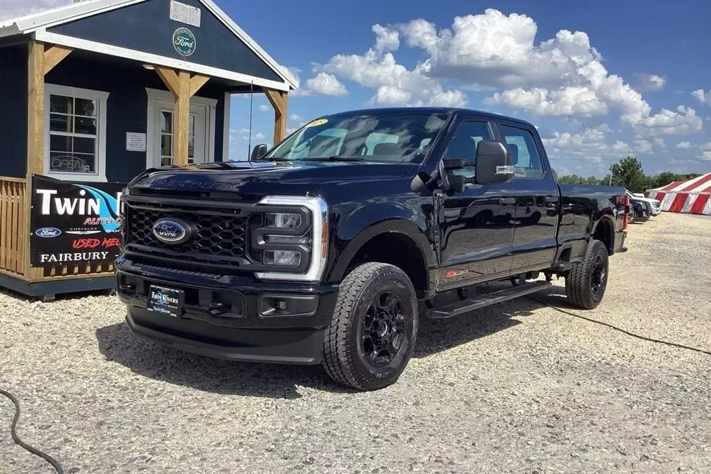 2025 Ford F-350 XL photo 1