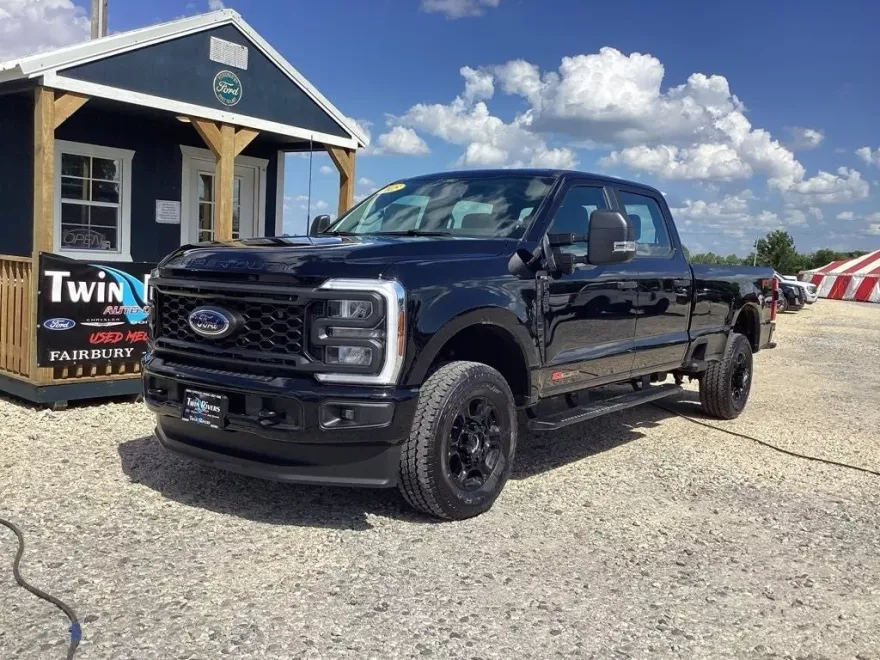 2025 Ford F-350 XL photo 1
