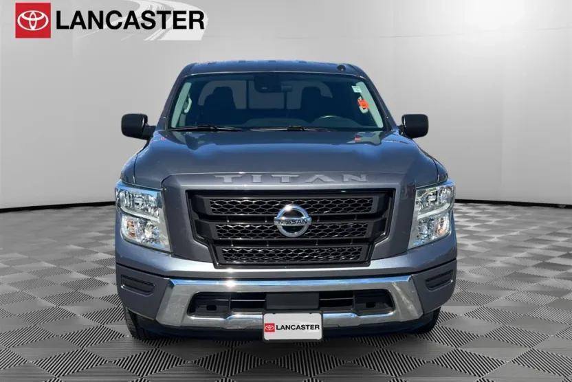 2021 Nissan Titan SV photo 1