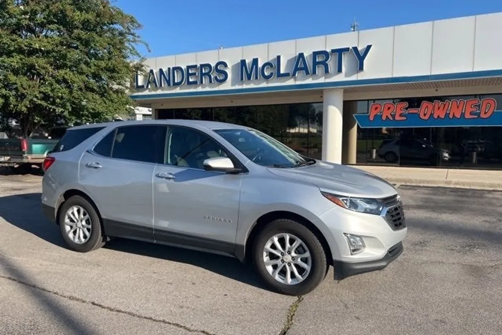 2018 Chevrolet Equinox LT photo 1