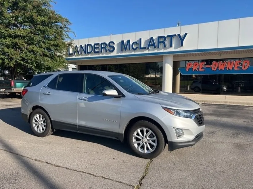 2018 Chevrolet Equinox LT photo 1