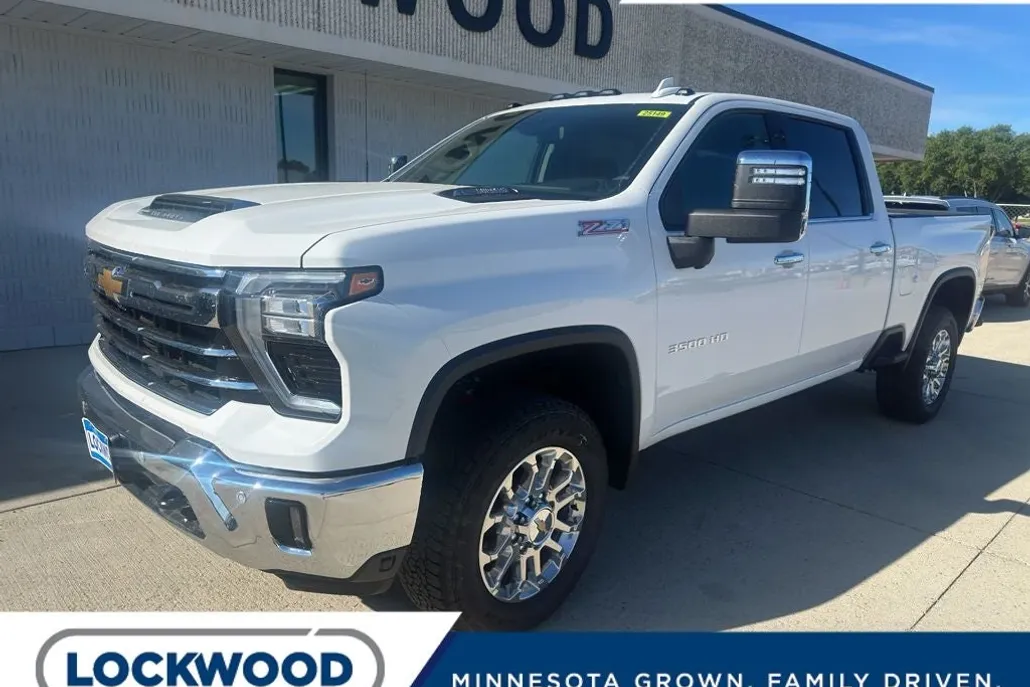 2025 Chevrolet Silverado 3500HD LTZ photo 1
