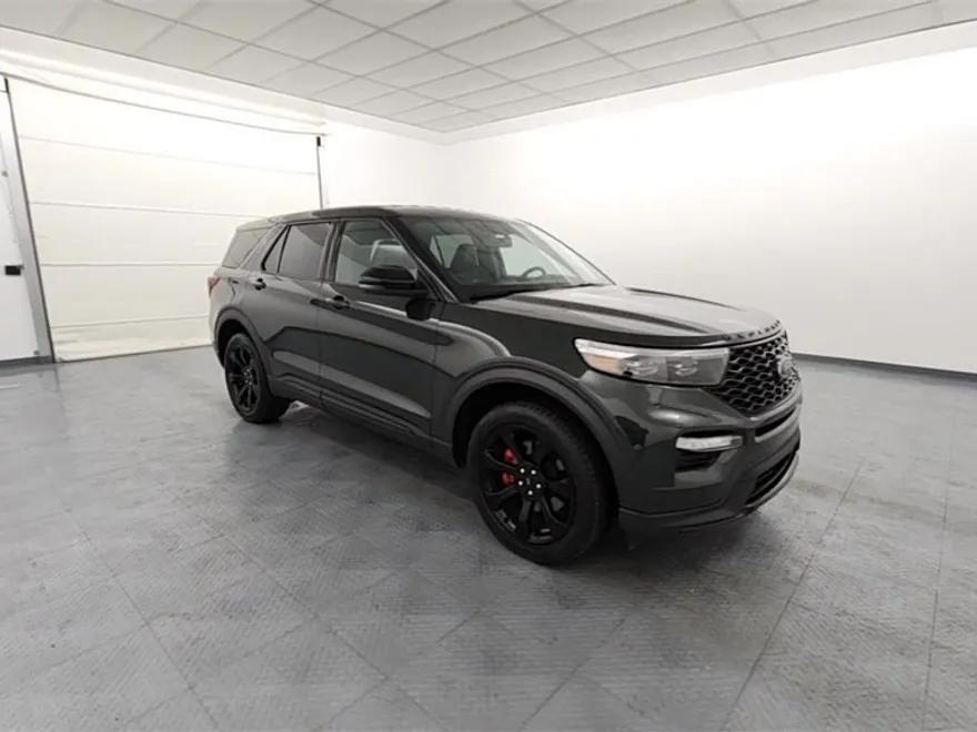 2022 Ford Explorer ST photo 1