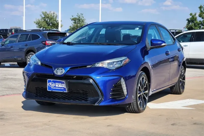 2019 Toyota Corolla L photo 1
