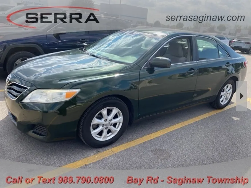2011 Toyota Camry LE photo 1