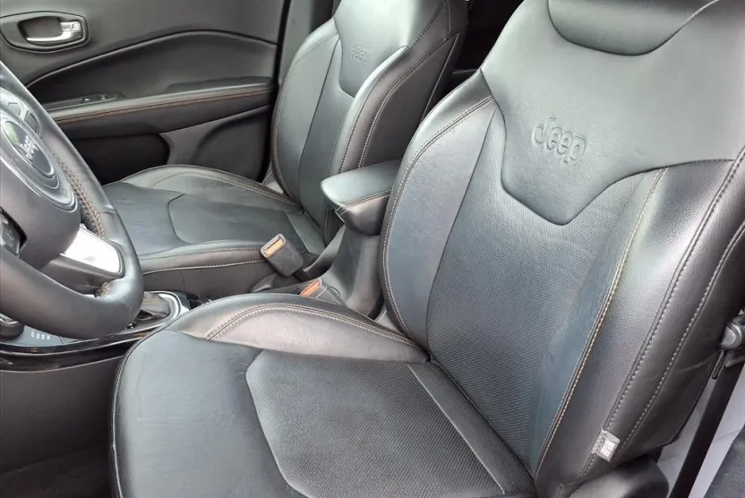 2019 Jeep Compass Limited photo 1