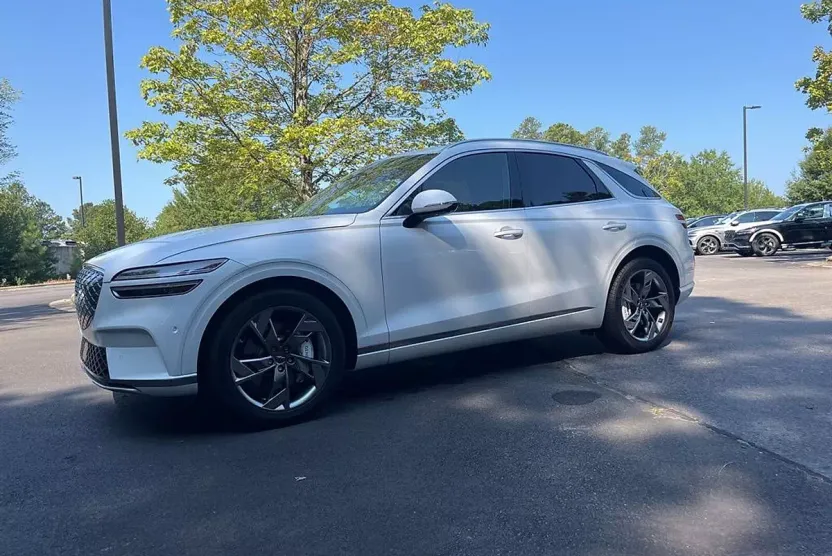 2025 Genesis Electrified GV70 Advanced photo 1
