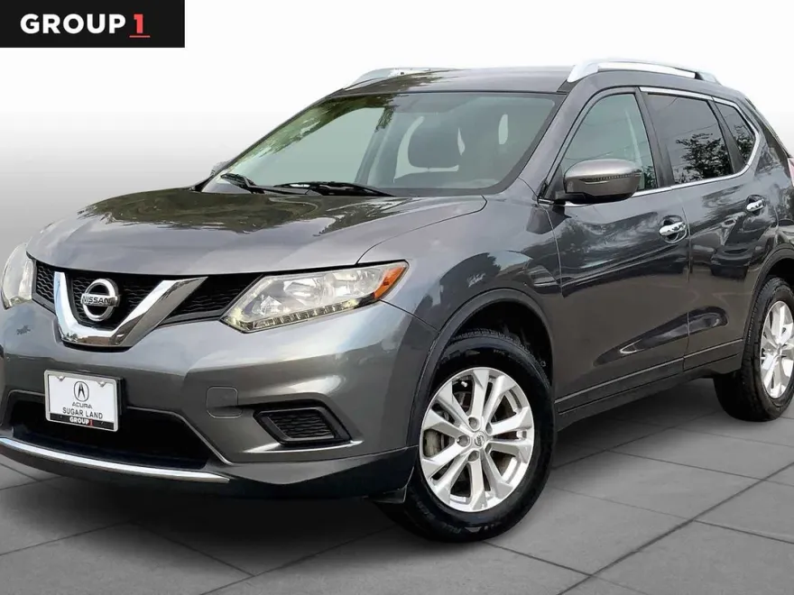 2016 Nissan Rogue SV photo 1