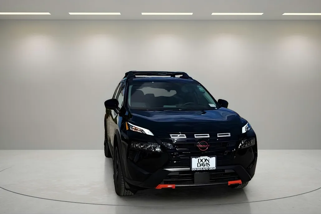 2026 Nissan Rogue SV photo 2