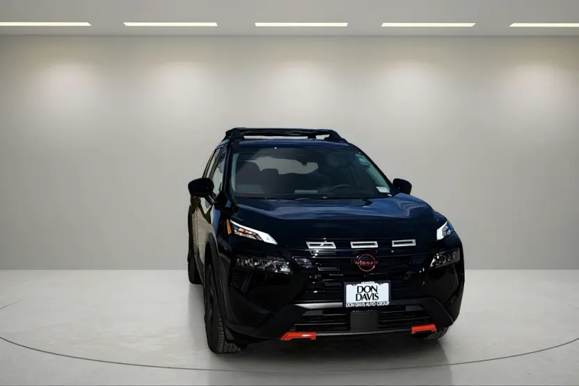 2026 Nissan Rogue SV photo 2