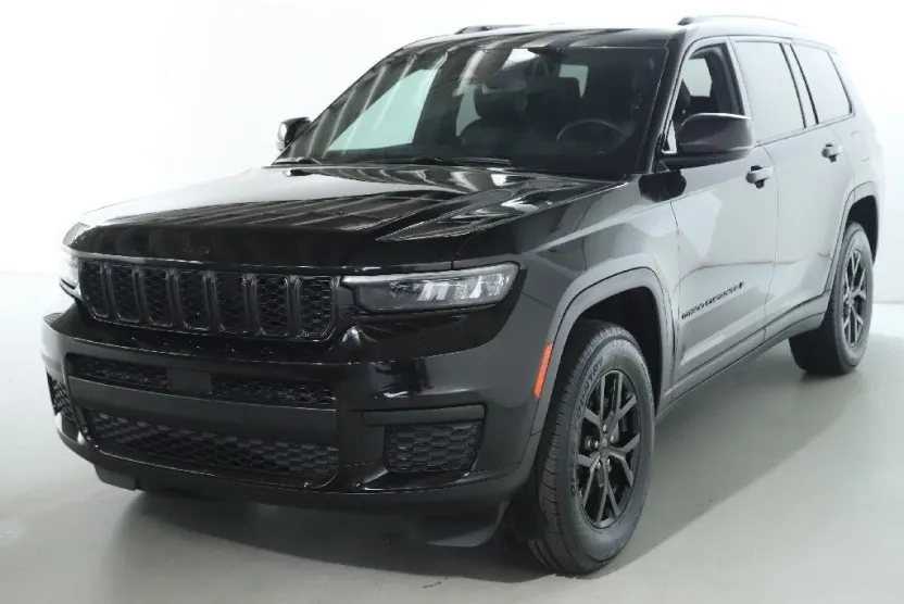 2024 Jeep Grand Cherokee Laredo photo 1