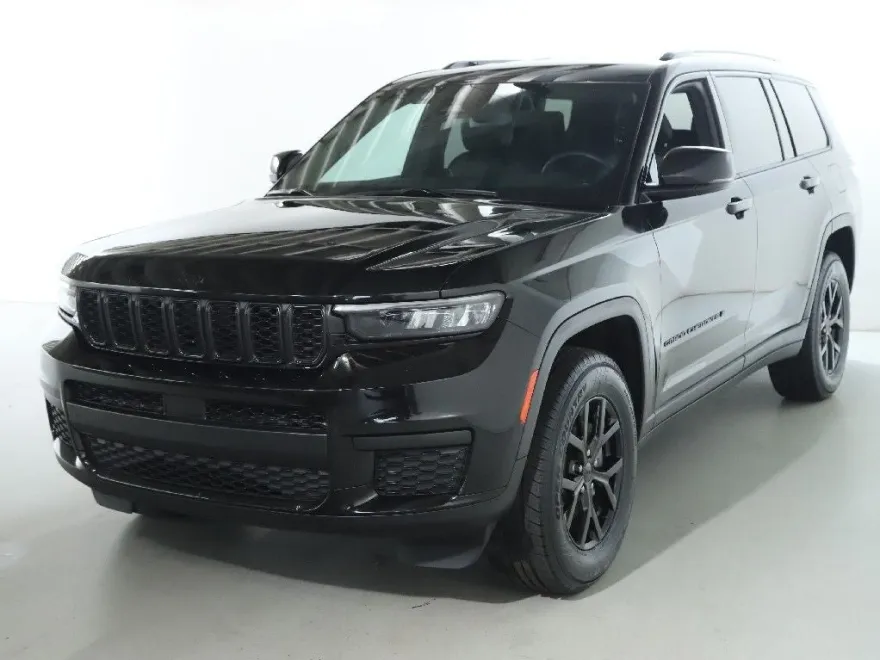 2024 Jeep Grand Cherokee Laredo photo 1