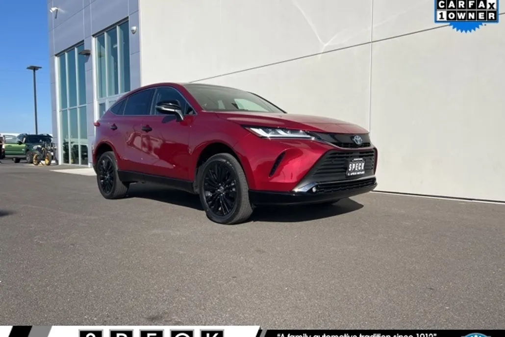 2024 Toyota Venza LE photo 1