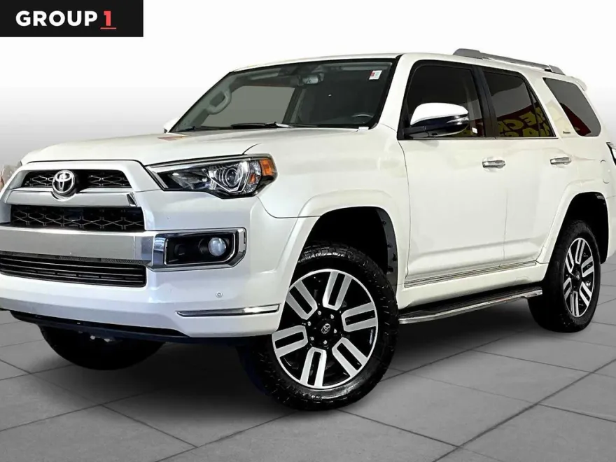2017 Toyota 4Runner Limited photo 1